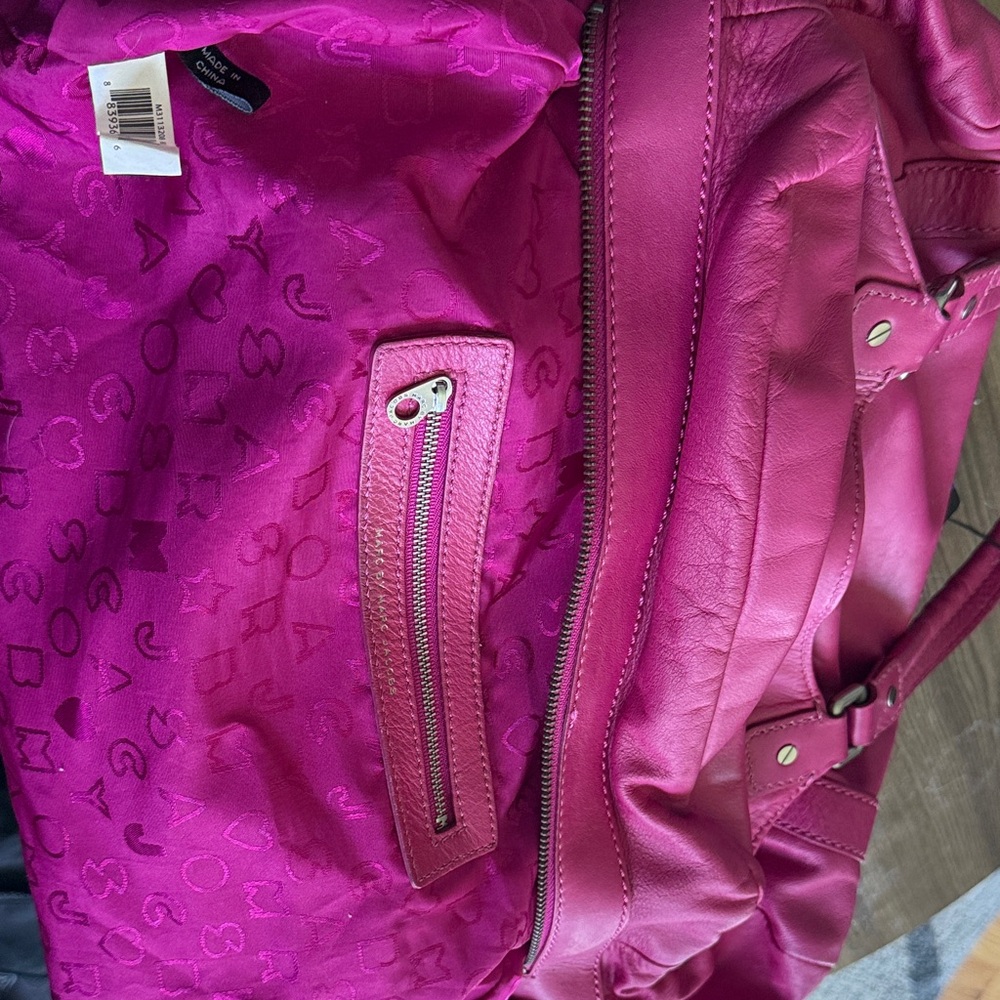 Gorgeous Authentic Marc by Marc Jacobs Vibrant Pink Hobo Bag - Picture 3 of 7